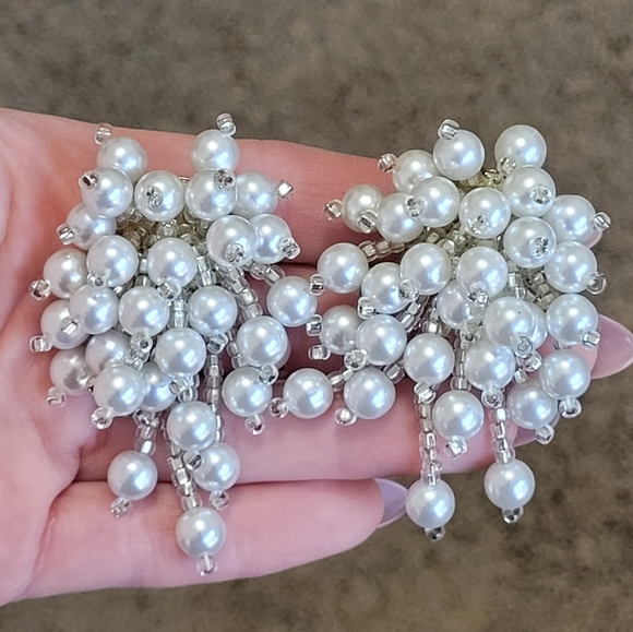 Vintage Faux Pearl Cluster Dangle Earrings Beaded Firework Spray White Silver - Picture 3 of 9
